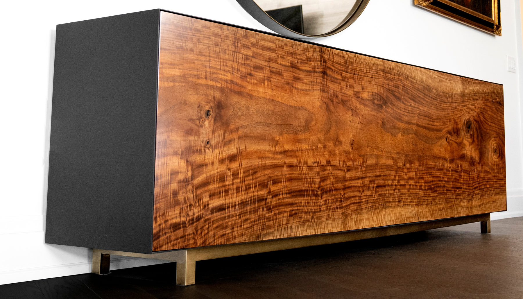 Claro Credenza