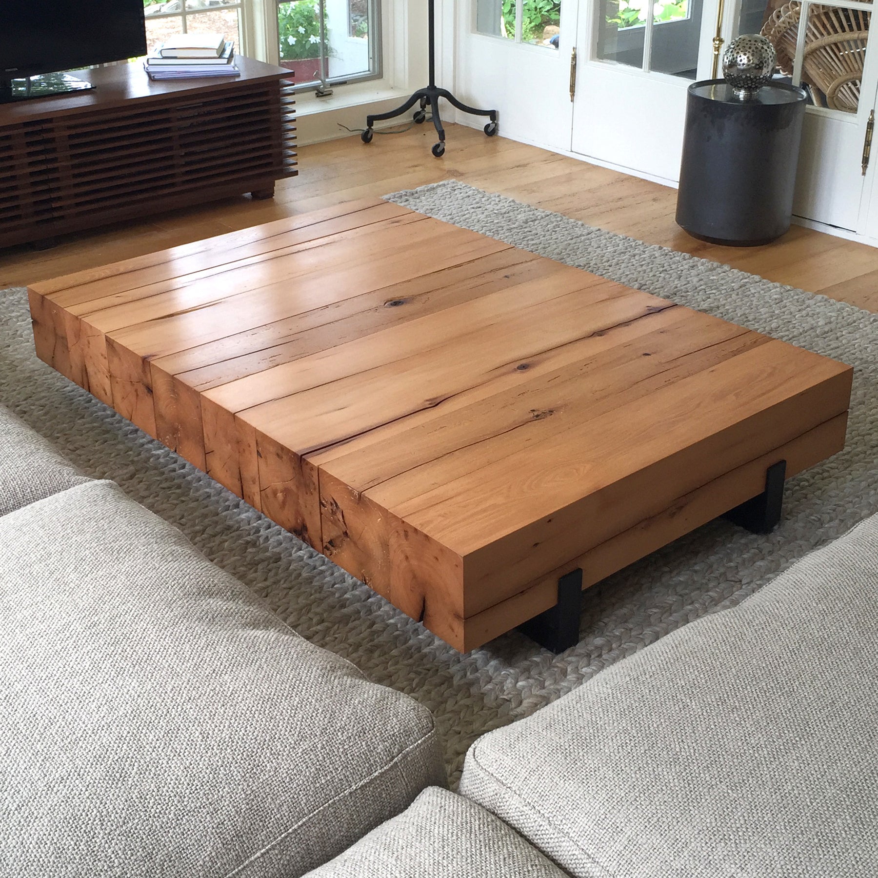 Bellwood Table